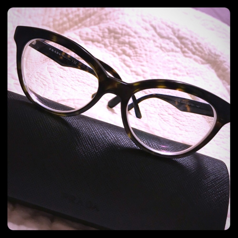Prada Cat Eye Eyeglasses🐆👓